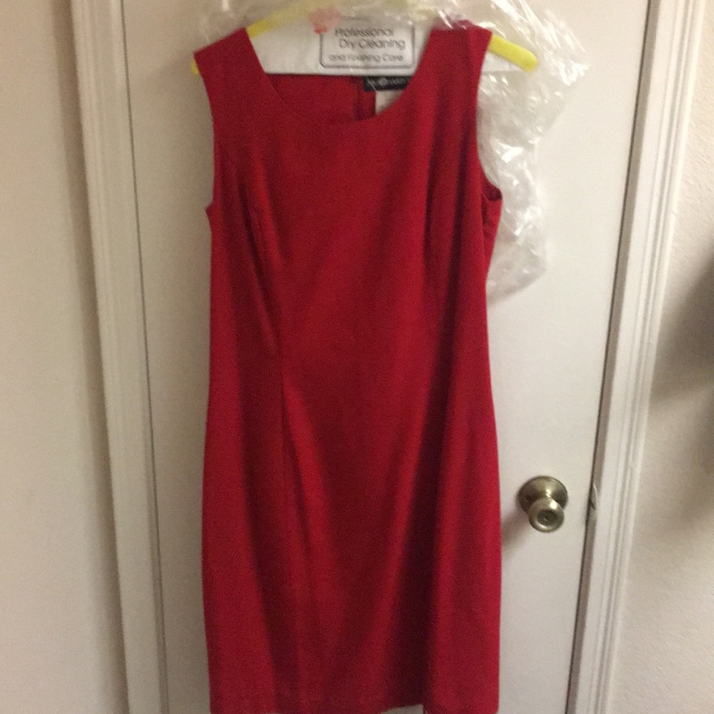 Sag Harbor polyester red shift